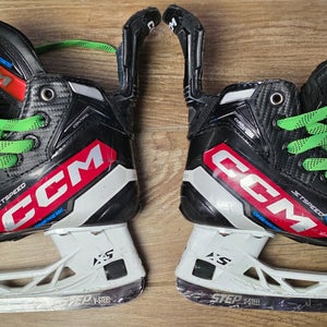 2023 CCM JetSpeed Control Hockey Skates Regular Width Size 1.5 (Used)