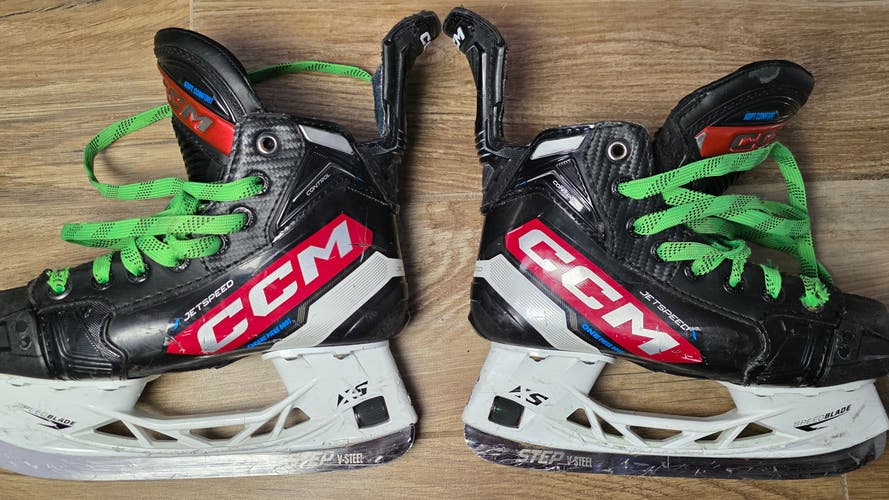 2023 CCM JetSpeed Control Hockey Skates Regular Width Size 1.5 (Used)