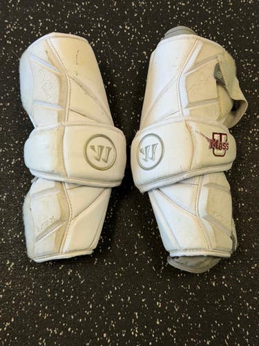 Used Warrior EVO PRO UMASS Lacrosse Arm Pads/Guards White MD 11849-S000035888