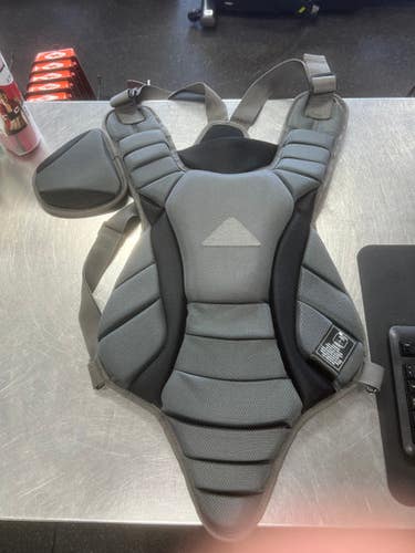 Used CHEST PROTECTOR Catchers Chest Protector Grey Adult 11497-S000154905