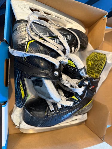 2024 Bauer Vapor 3X Hockey Skates Regular Width 12 (Used)