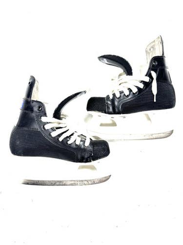 Used CCM 101 Junior Hockey Skate Junior 02 11860-S000303343