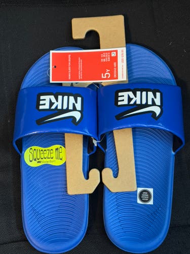 Nike Kawa Slide Fun(GS/PS) New with Tags Size 5 Youth Royal HTR/White-Black