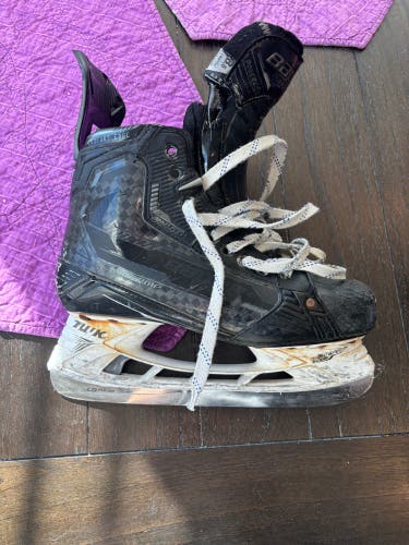 2022 Bauer Supreme Mach Hockey Skates 8.5 (Used)