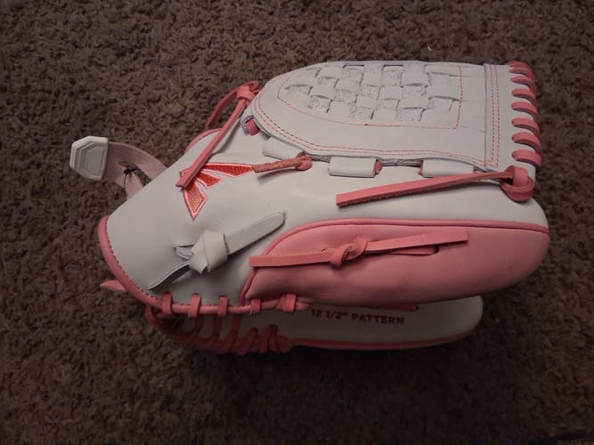 2025 Easton Professional Collection Softball Glove 12.5" (New)