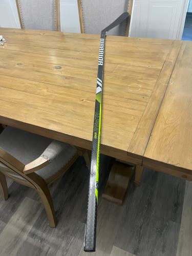 Senior Warrior Alpha LX2 Right Handed Hockey Stick 85 Flex (New)