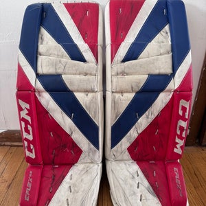 White 30" Intermediate CCM Extreme Flex 5.9 Goalie Leg Pads (Used)