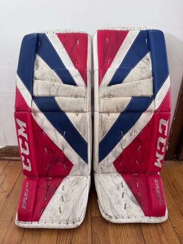White 30" Intermediate CCM Extreme Flex 5.9 Goalie Leg Pads (Used)