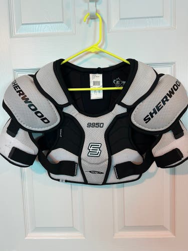 Medium Senior Sherwood 9950 HOF Shoulder Pads (Used)