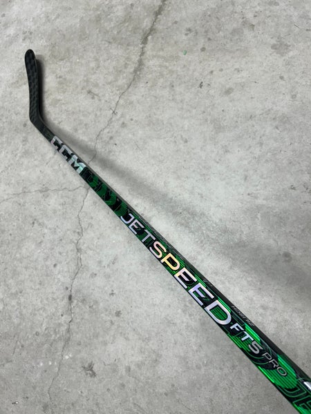 60 Flex P28 Intermediate CCM JetSpeed FT5 Pro Right Hand Hockey Stick Pro Stock NHL (New)