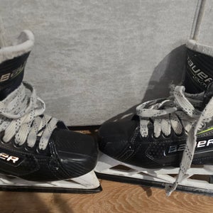 Bauer Elite Hockey Goalie Skates 6 (Used)