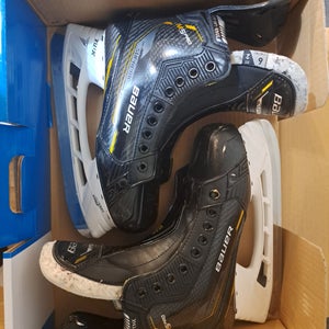 Bauer Supreme M5 Pro Hockey Skates Regular Width 6 (Used)
