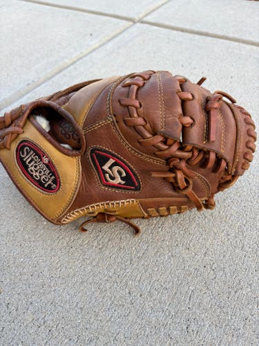 Louisville Slugger RH Catcher's Glove 32.5" (Used)