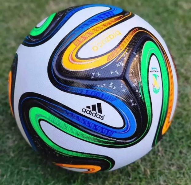 BRAZUCA ADIDAS
SOCCER BALL FOOTBALL
FIFA WORLD CUP 2014
MATCH BALL SIZE 5