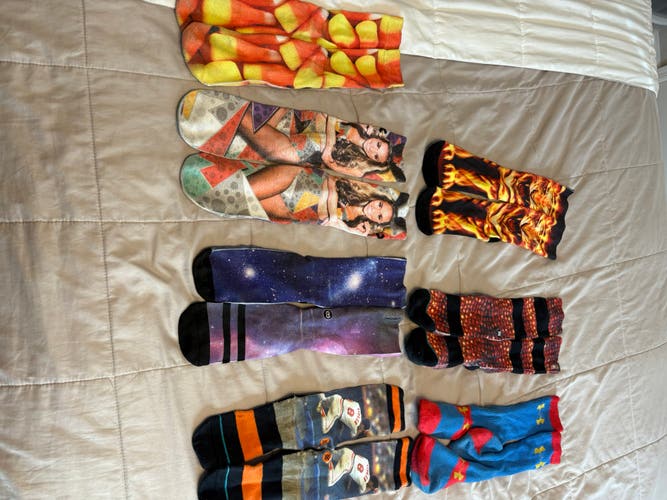 USED/WORN Graphic Sock Lot (7 Pairs)