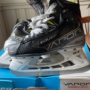 Bauer Vapor 3X Hockey Skates Regular Width Size 3.5 (Used)