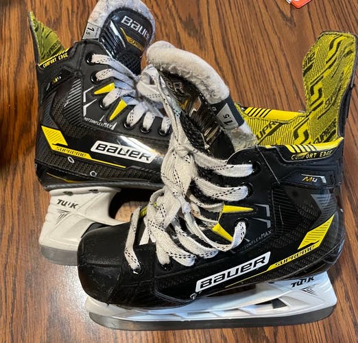 Bauer Supreme M4 Hockey Skates Regular Width Size 1.5 (Used)