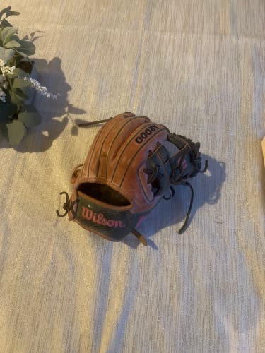 Wilson A2000 RH Infield Baseball Glove 11.5" (Used)