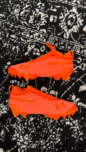 Men's Size M 10.5 Under Armour Spotlight MC Mid Top Molded Cleats (New)