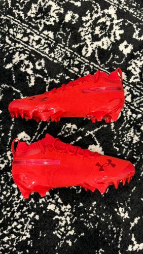 Men's Size M 9.5 Under Armour Spotlight MC Mid Top Molded Cleats (New)