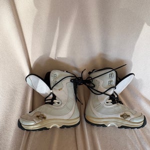 Women's Size 6.0 Morrow Wildflower Snowboard Boots All Mountain (Used)