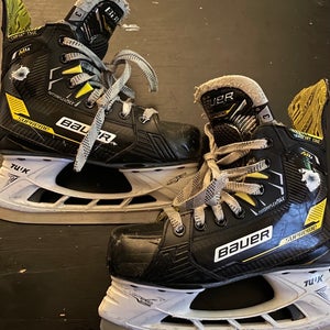 Bauer Supreme M4 Hockey Skates Regular Width Size 3 (Used)