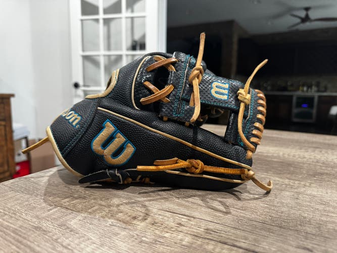 Wilson A2000 SCDP15SS RH Baseball Glove 11.5" (Used)