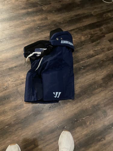 Senior Small Warrior Covert QRE 30 Hockey Pants (Used)