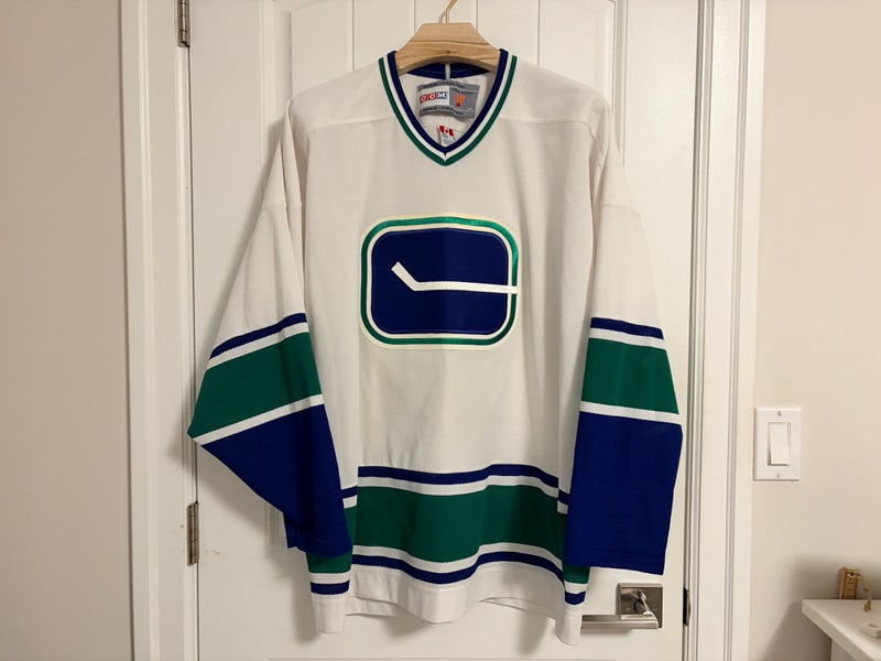 Authentic CCM Vancouver Canucks White Stick In Rink Jersey Size XL Extra Large