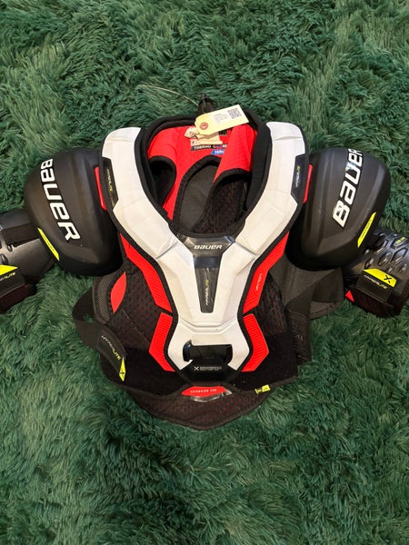 Bauer Vapor Hyperlite Shoulder Pads | Intermediate Large