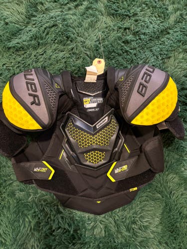 Bauer Supreme Ultrasonic Shoulder Pads | Large Intermediate