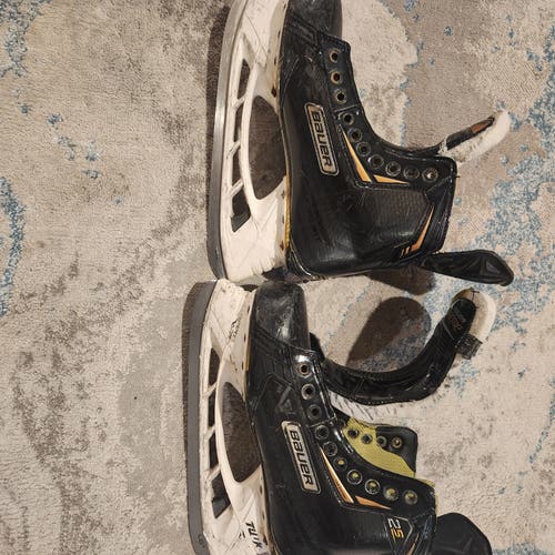 Bauer Supreme 2S Hockey Skates Regular Width 10 (Used)