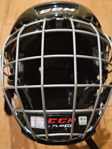 Senior CCM FitLite FL40 Hockey Helmet Size Medium with CCM Face Mask Combo (Used)