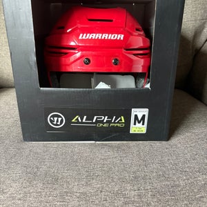 New Medium Warrior Alpha One Pro Helmet Combo with Bauer Profile III cage