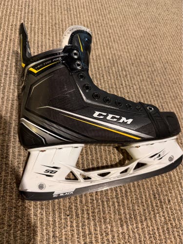 CCM Tacks Vector Pro Hockey Skates Regular Width 9.5 (Used)