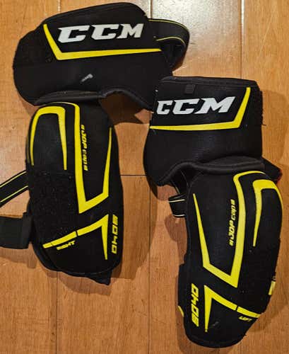 CCM Tacks 9040 Senior Hockey Elbow Pads Extra Large XL JDP Cap – Excellent Condition (Used)