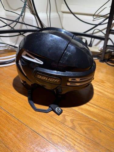 Medium Bauer Re-Akt 75 Helmet (Used)