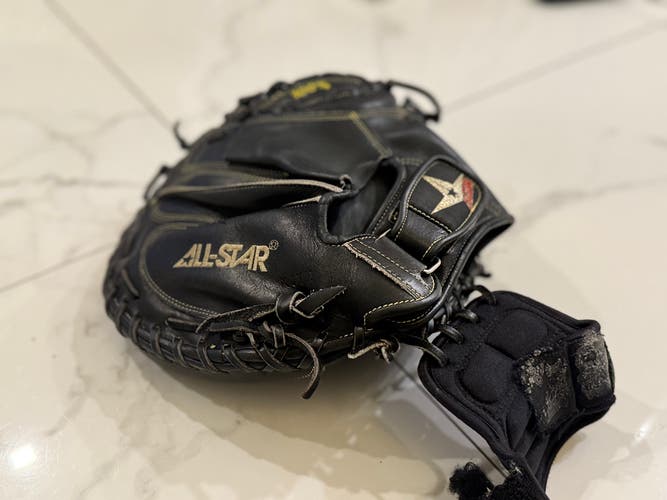 Catcher's RH All Star Pro Elite CM3000 Baseball Glove 33.5" (Used)