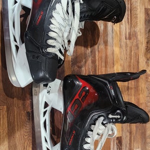 2025 CCM JetSpeed FT890 Hockey Skates Regular Width 9.5 (Used)