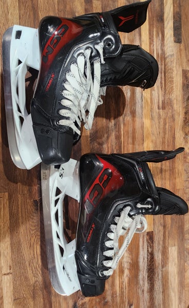 2025 CCM JetSpeed FT890 Hockey Skates Regular Width 9.5 (Used)