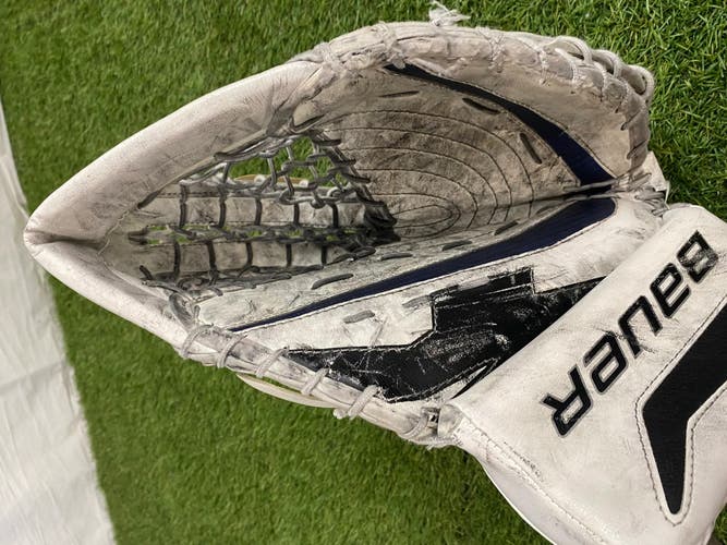 Bauer One80 Goalie Glove | Senior Regular