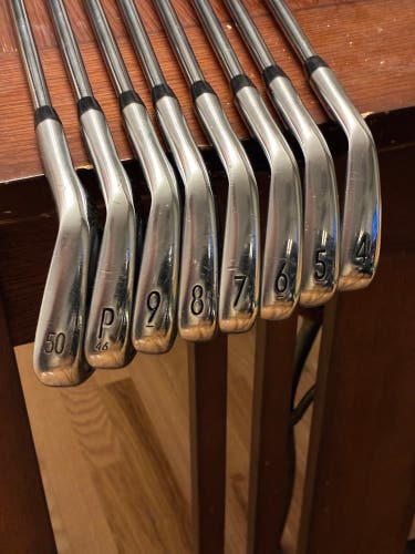 Men's Titleist T100 Right Handed Iron Set Stiff Flex (8 Clubs) #4 - #9, PW, GW Steel Shaft (Used)