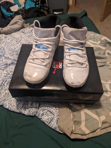 Men's Size M 10.0 (W 11.0) Jordan Mid Top Detachable Cleats (Used)