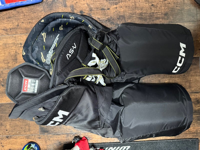 Senior Large CCM Tacks AS-V Pants