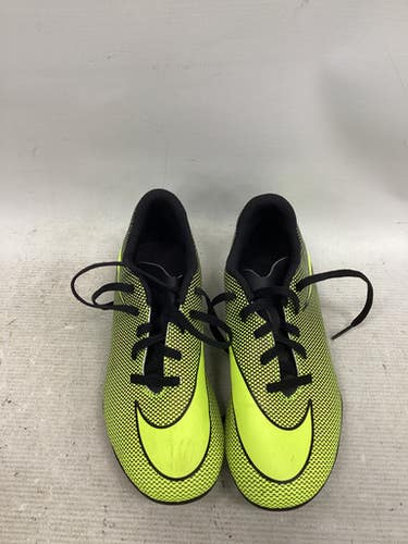 Used Nike Soccer Cleats Yellow Junior 05 11851-S000042326