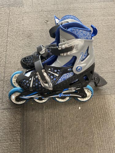 Used RollerDerby TRACER Junior Rec Fitness Skates Royal Blue Junior 02 11614-S000229104