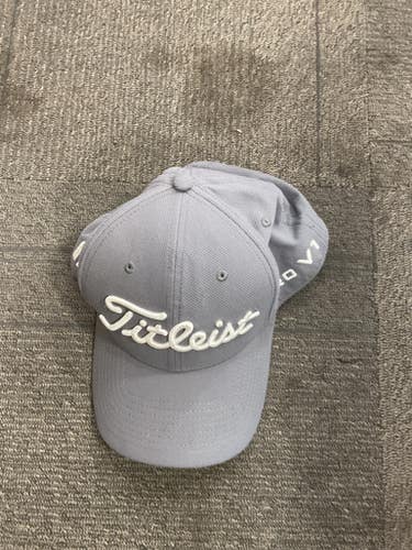 Used Titleist PROV1 HAT Golf Accessory Grey One Size 11614-S000229054