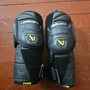 Junior Medium Bauer Supreme Mach Elbow Pads (Used)