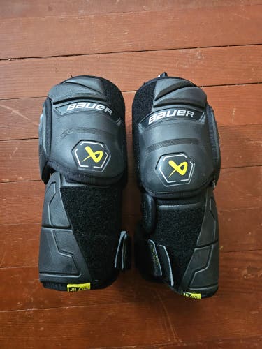 Junior Medium Bauer Supreme Mach Elbow Pads (Used)