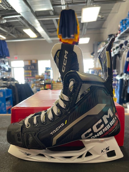 2022 CCM AS-V - Intermediate Hockey Skates (New) - Size 5.5’s